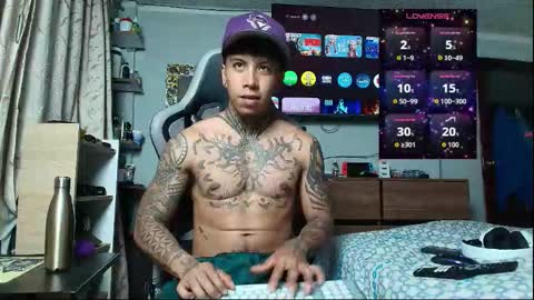 Nickhot0609 online show from January 12, 4:07 am