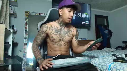 Nickhot0609 online show from January 16, 2:37 am