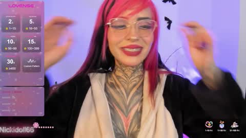 Snapshot of nicki_1 chatting on October 7, 6:32 am   Help me reach 100 thumbs up online show from October 7, 6:32 am