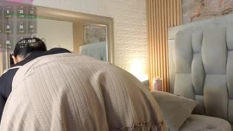 nickollsaenz online show from May 5, 3:36 am