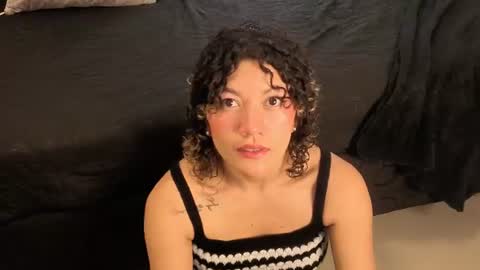 nickollsaenz online show from June 25, 4:12 am