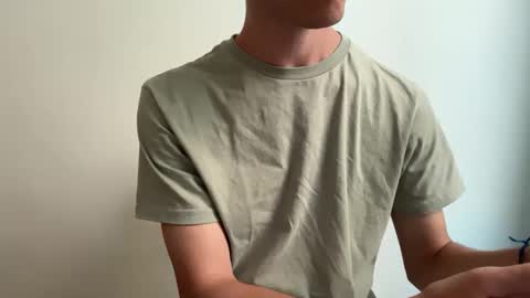 Snapshot of nickskhg chatting on December 22, 5:21 pm nickskhg online show from December 22, 5:21 pm