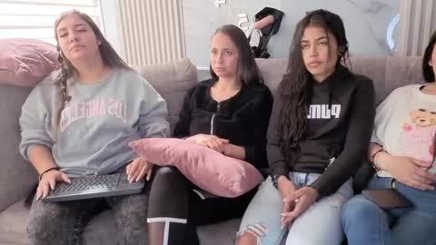 nicky_as online show from December 15, 2:10 pm