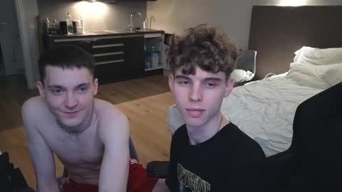 Snapshot of nicky_mart chatting on September 28, 5:18 pm Nicki Danny online show from September 28, 5:18 pm