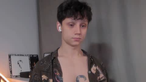 Snapshot of nicky_neal chatting on December 9, 1:07 am Nicky Neal online show from December 9, 1:07 am