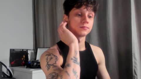 Snapshot of nicky_neal chatting on December 21, 2:09 am Nicky Neal online show from December 21, 2:09 am