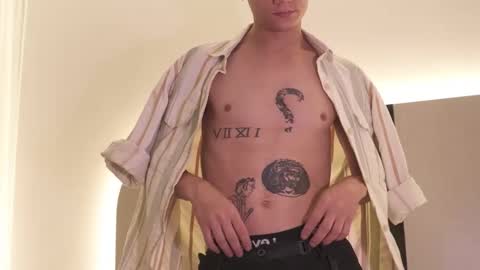 Snapshot of nicky_neal chatting on November 5, 3:28 am Nicky Neal online show from November 5, 3:28 am