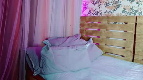 Snapshot of nicky_oli chatting on February 4, 1:16 pm nicky_oli online show from February 4, 1:16 pm