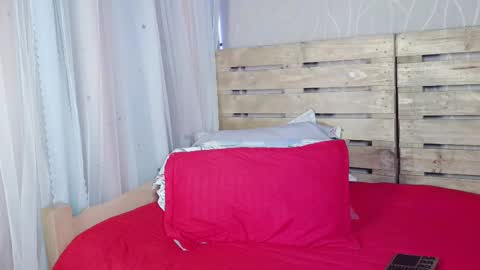 Snapshot of nicky_oli chatting on February 18, 12:28 pm nicky_oli online show from February 18, 12:28 pm