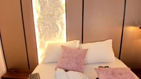 Nicky  online show from November 20, 3:28 am