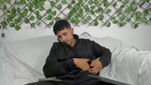 nicky online show from February 25, 7:14 pm