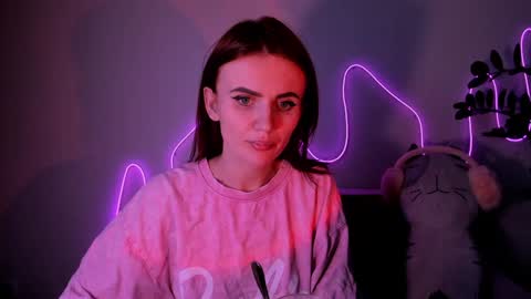 Nicky Weekends online show from December 6, 4:25 am