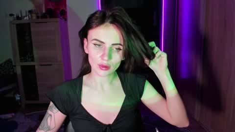 Nicky Weekends online show from January 27, 1:37 am