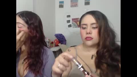 Snapshot of nickyandcam chatting on November 21, 10:52 pm Nickyandcam online show from November 21, 10:52 pm