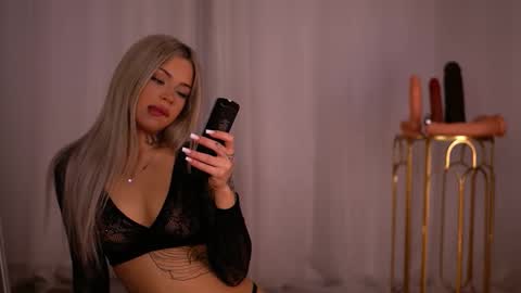 Snapshot of nickybennz chatting on October 6, 6:05 pm Nicky online show from October 6, 6:05 pm