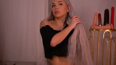 Snapshot of nickybennz chatting on October 26, 7:09 pm Nicky online show from October 26, 7:09 pm