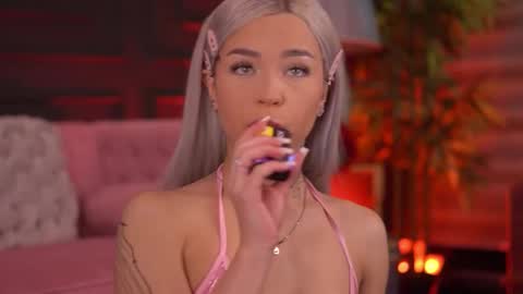 Snapshot of nickybennz chatting on November 6, 7:04 pm Nicky online show from November 6, 7:04 pm