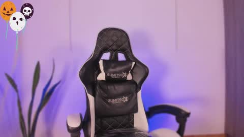 Nicky  online show from November 1, 12:29 pm