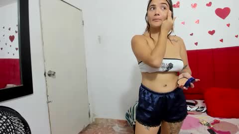 nickyluna online show from December 6, 10:08 pm