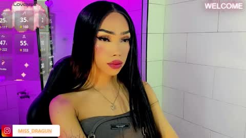 Snapshot of nickynoa chatting on November 5, 2:44 am Nicky online show from November 5, 2:44 am