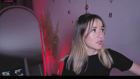 Nicky online show from November 15, 10:59 pm