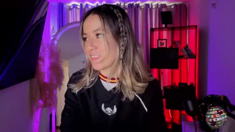 Nicky online show from June 19, 5:50 pm