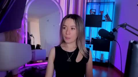 Nicky online show from July 1, 5:02 pm