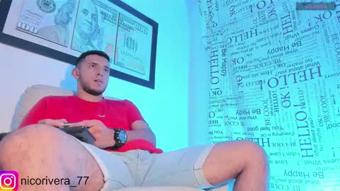 Snapshot of nico_rivera chatting on November 20, 12:44 am Nicolas online show from November 20, 12:44 am