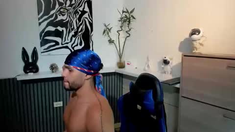 Snapshot of nico_viper chatting on December 15, 2:27 am nico_viper online show from December 15, 2:27 am