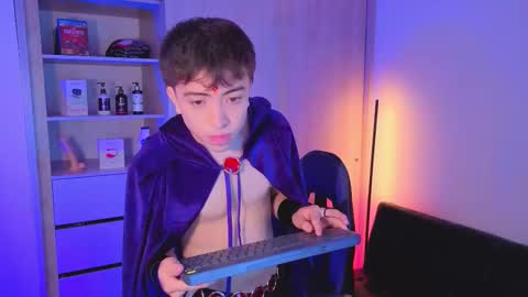 Snapshot of nicoisonline chatting on October 24, 8:05 pm Nicolas online show from October 24, 8:05 pm