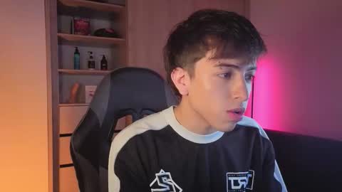 Snapshot of nicoisonline chatting on November 11, 11:05 pm Nicolas online show from November 11, 11:05 pm