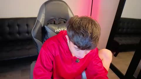 Nicolas online show from March 2, 8:48 pm