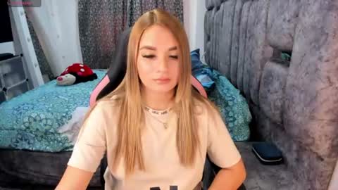 YuliEM online show from July 10, 6:54 pm