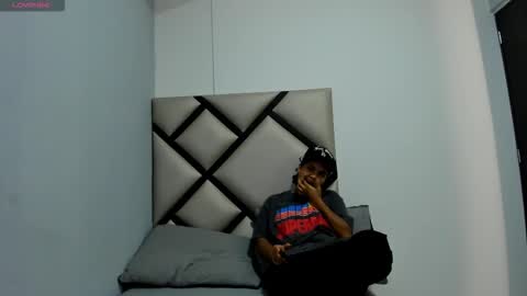 Snapshot of nicol_helen chatting on November 24, 9:25 pm nicol_helen online show from November 24, 9:25 pm