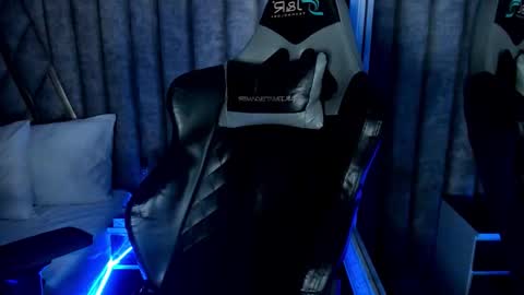 Nicolai online show from January 15, 11:59 am