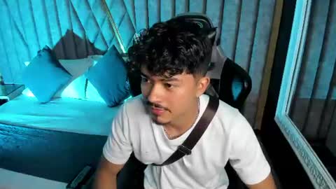 Snapshot of nicolaikarav chatting on July 25, 7:22 pm Nicolai online show from July 25, 7:22 pm