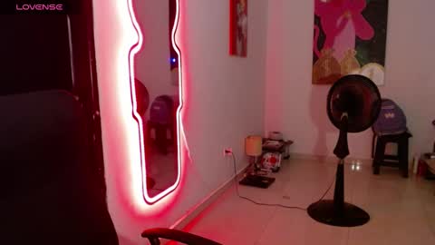 nicolas online show from January 17, 2:08 am