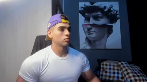 Andres online show from April 26, 7:11 pm