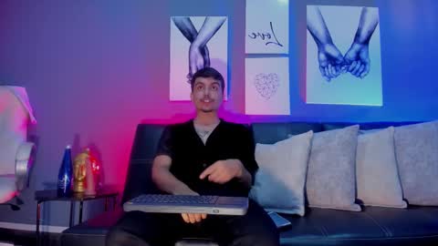 Nicolas Rey online show from November 11, 3:28 am