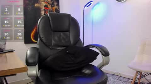 Nicolas Fellener online show from October 28, 6:17 am