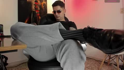 Nicolas Fellener online show from December 4, 4:55 am