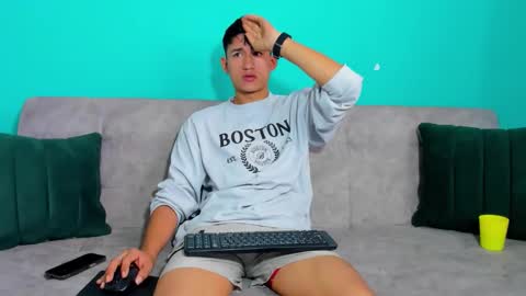 nicolastorres__ online show from February 10, 8:57 pm