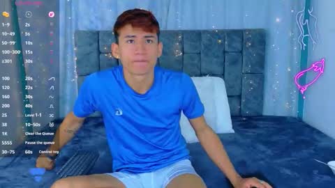 nicolastorres__ online show from April 16, 4:24 am