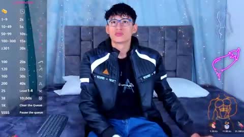 Snapshot of nicolastorres__ chatting on June 23, 4:21 am nicolastorres__ online show from June 23, 4:21 am
