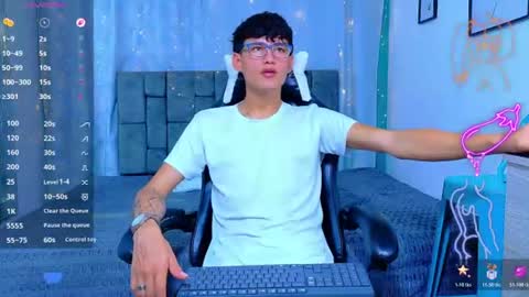Snapshot of nicolastorres__ chatting on July 30, 1:15 am nicolastorres__ online show from July 30, 1:15 am