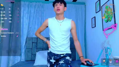 Snapshot of nicolastorres__ chatting on August 4, 2:15 am nicolastorres__ online show from August 4, 2:15 am