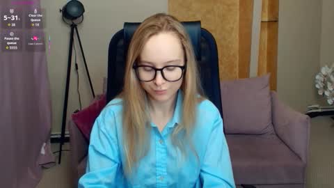 Nicoletta online show from December 14, 6:45 pm