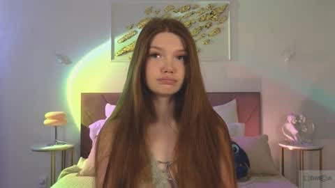 Snapshot of nicole_broown chatting on November 8, 9:24 pm Nicole online show from November 8, 9:24 pm