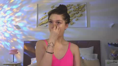 Snapshot of nicole_broown chatting on December 3, 9:35 pm Nicole online show from December 3, 9:35 pm