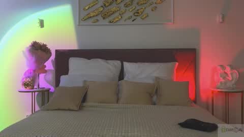 Snapshot of nicole_broown chatting on February 6, 9:18 pm Nicole online show from February 6, 9:18 pm